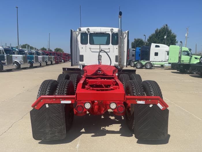 2022 Peterbilt 567 — photo 11