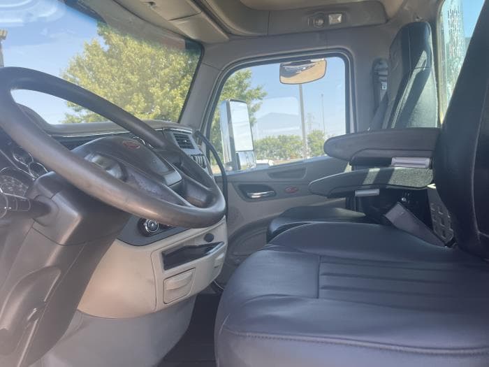 2022 Peterbilt 567 — photo 17