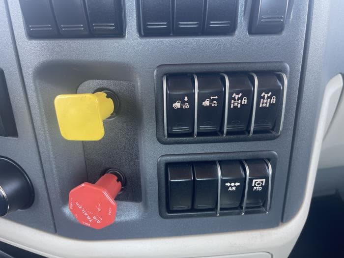 2022 Peterbilt 567 — photo 20