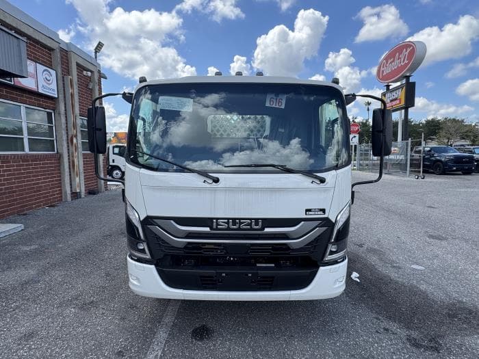 2025 Isuzu NRR — photo 8