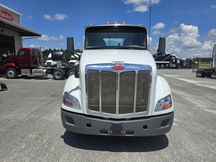 2021 Peterbilt 579 — photo 9
