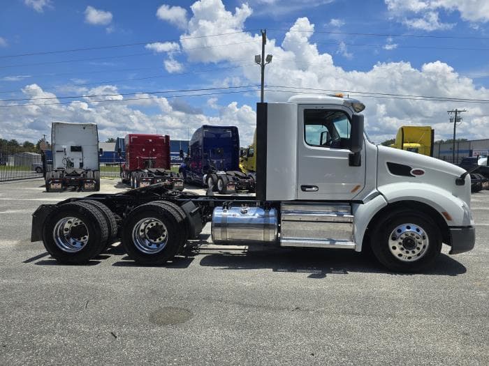 2021 Peterbilt 579 — photo 7