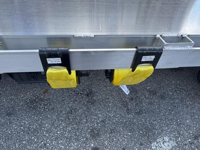 2025 Isuzu NRR — photo 11