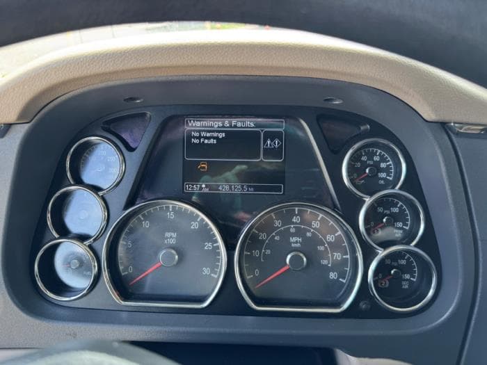 2022 Peterbilt 567 — photo 11