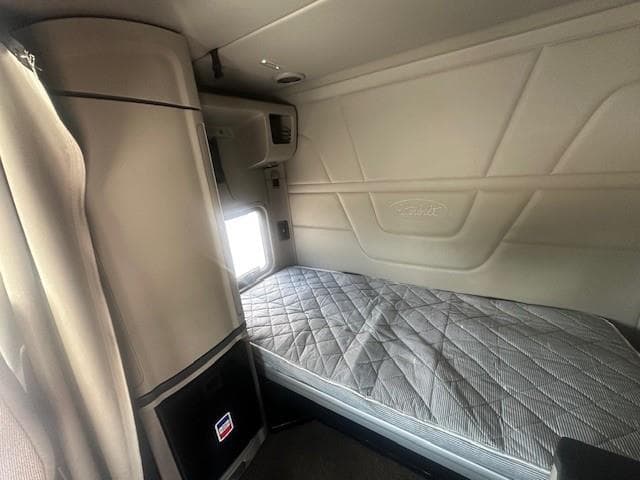 2019 Peterbilt 579 — photo 14