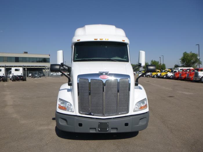 2021 Peterbilt 579 — photo 4