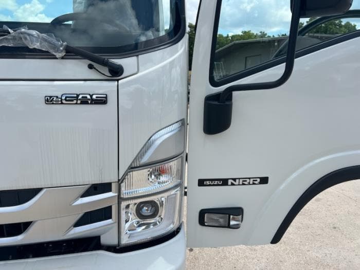 2025 Isuzu NRR — photo 8
