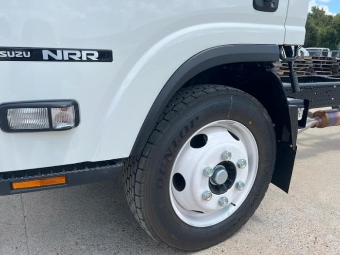 2025 Isuzu NRR — photo 10