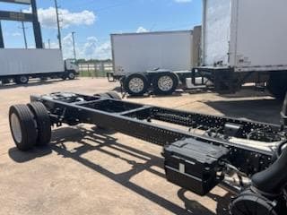 2025 Isuzu NRR — photo 5