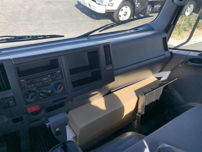 2025 Isuzu NRR — photo 10