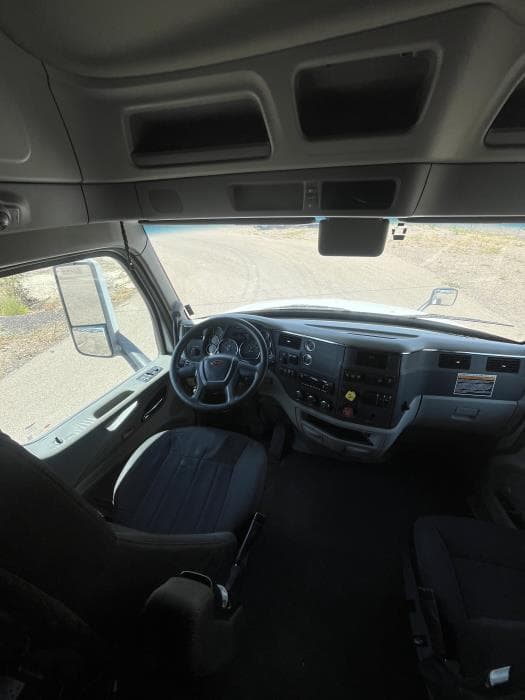 2022 Peterbilt 579 — photo 11
