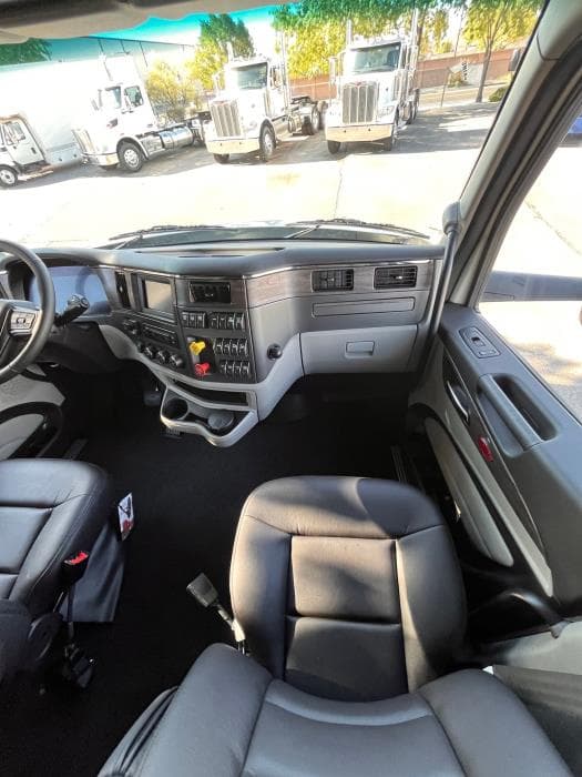 2026 Peterbilt 579 — photo 23