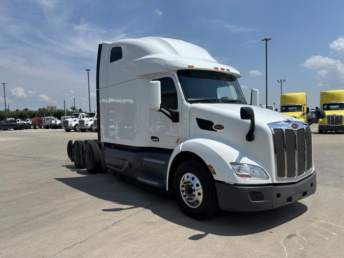 2021 Peterbilt 579 — photo 8