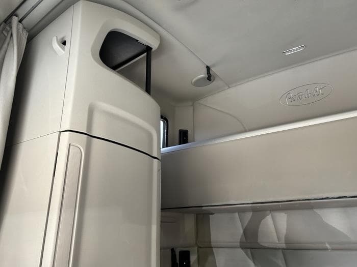 2021 Peterbilt 579 — photo 29