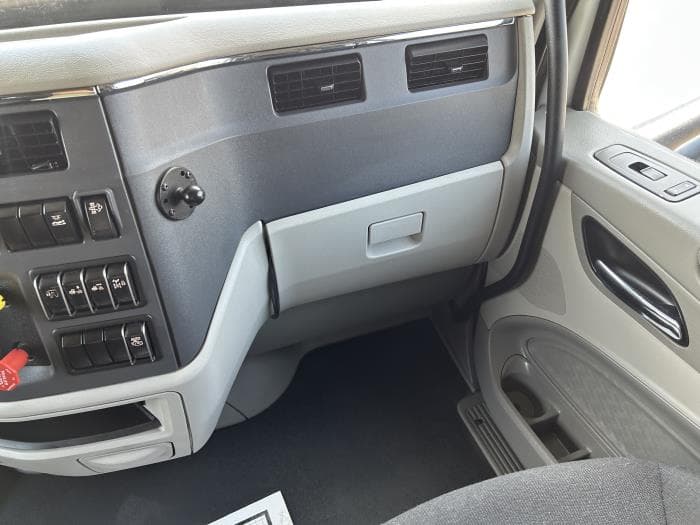 2021 Peterbilt 579 — photo 37