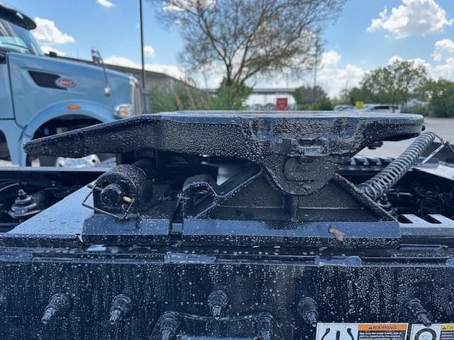 2026 Peterbilt 567 — photo 18