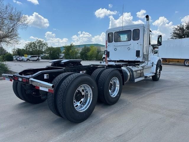 2026 Peterbilt 567 — photo 8