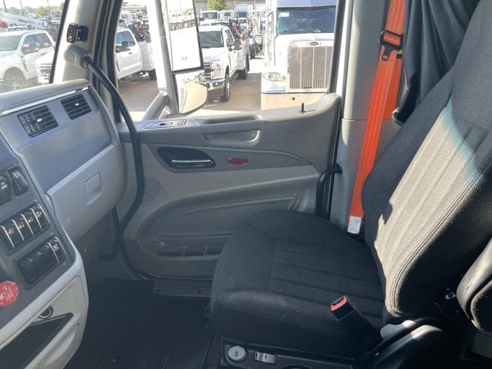 2021 Peterbilt 579 — photo 17