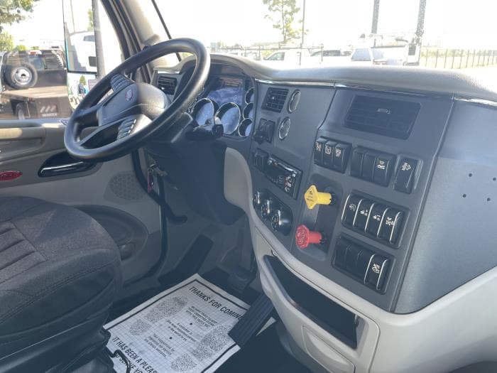 2021 Peterbilt 579 — photo 20