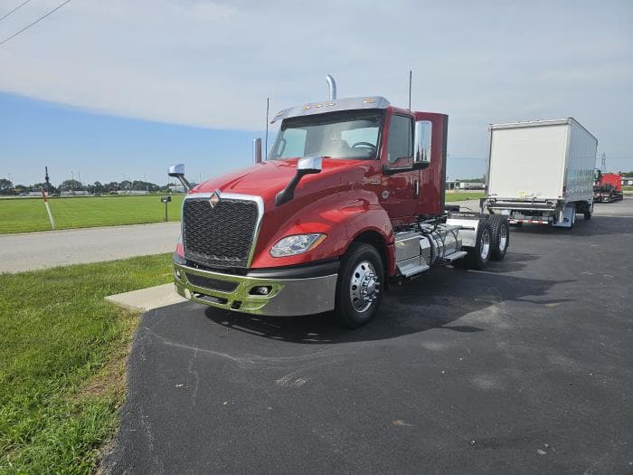 2026 International LT — photo 2