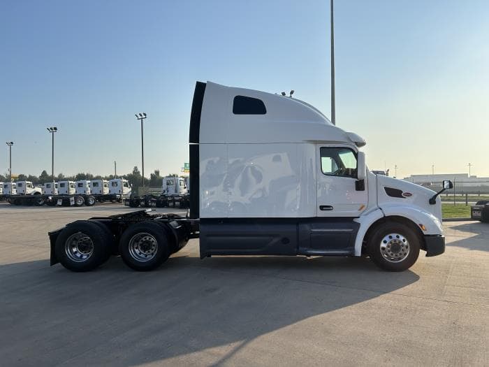 2021 Peterbilt 579 — photo 7