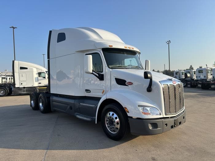 2021 Peterbilt 579 — photo 8