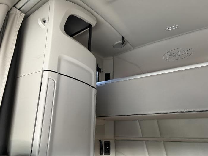 2021 Peterbilt 579 — photo 29