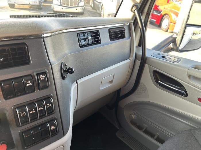 2021 Peterbilt 579 — photo 37