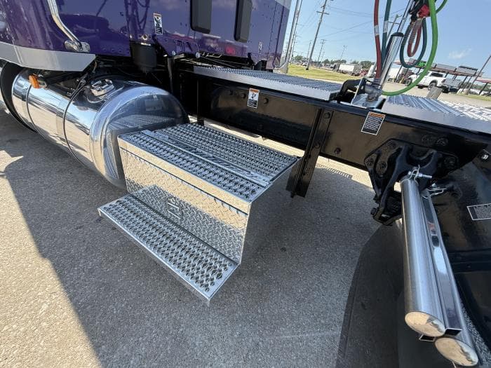 2026 Peterbilt 589 — photo 17