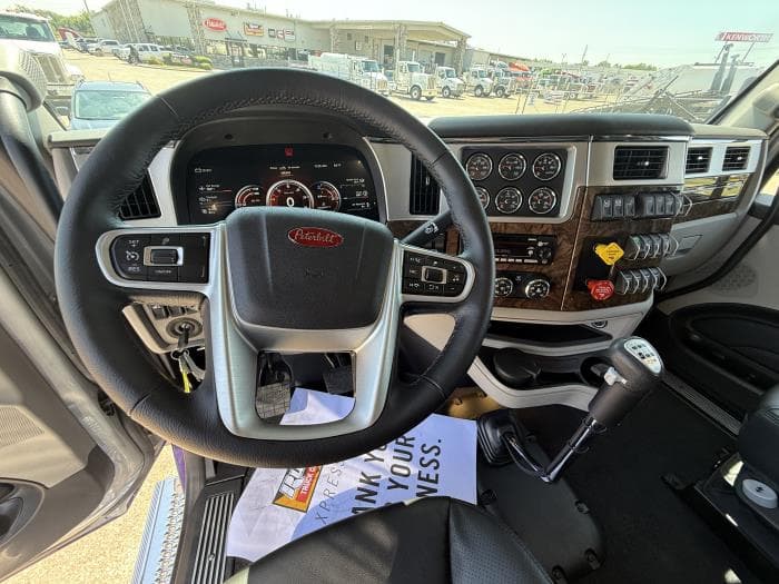 2026 Peterbilt 589 — photo 31