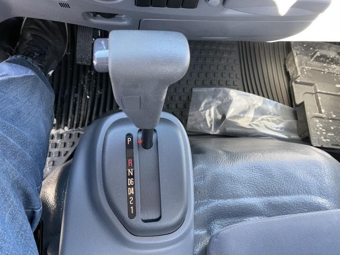 2025 Isuzu NPR — photo 4