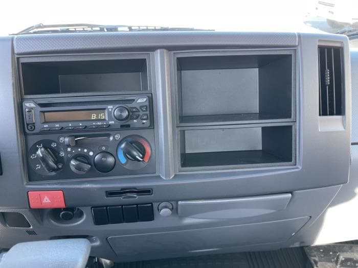 2025 Isuzu NPR — photo 7