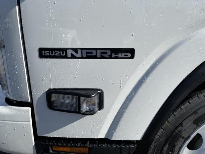 2025 Isuzu NPR — photo 13