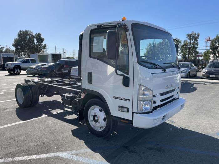 2025 Isuzu NPR — photo 16