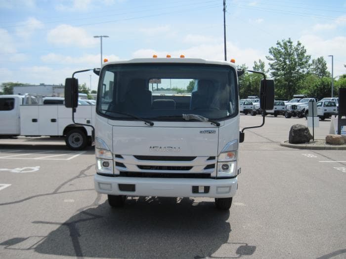 2025 Isuzu NRR — photo 4