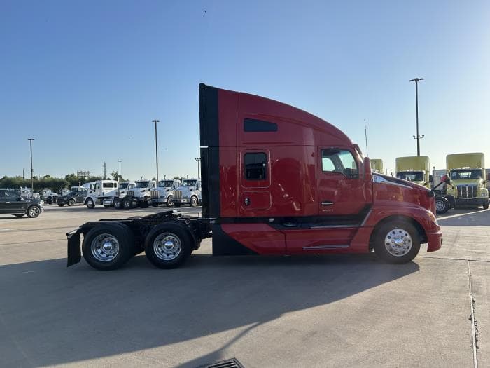 2024 Kenworth T680 — photo 7