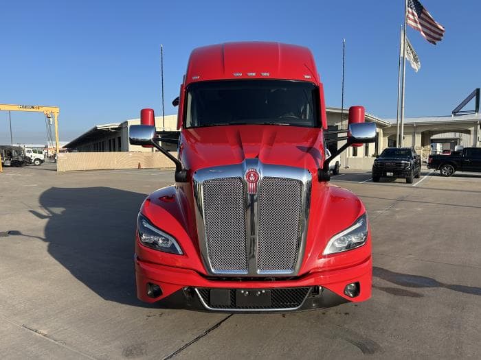 2024 Kenworth T680 — photo 9
