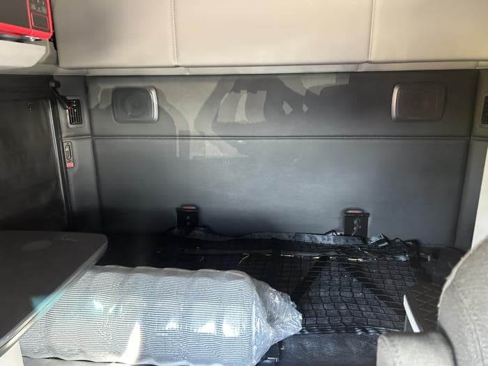 2024 Kenworth T680 — photo 32