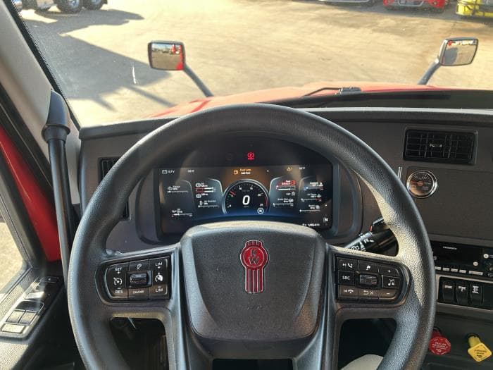 2024 Kenworth T680 — photo 39