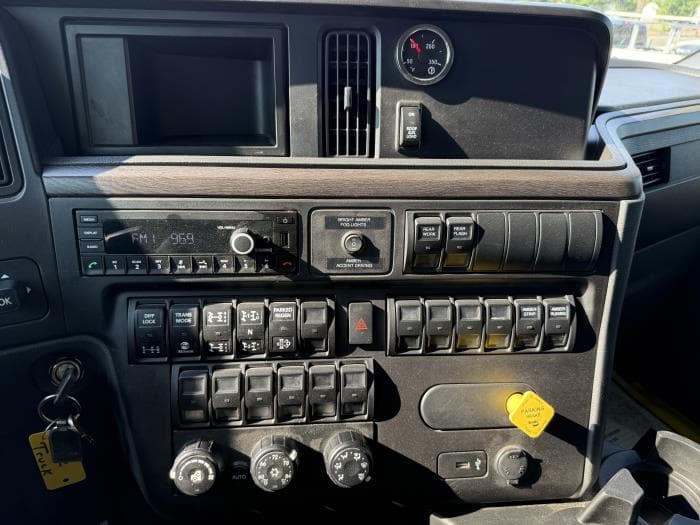 2023 International HV — photo 18