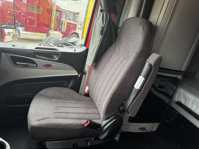 2024 Peterbilt 579 — photo 6