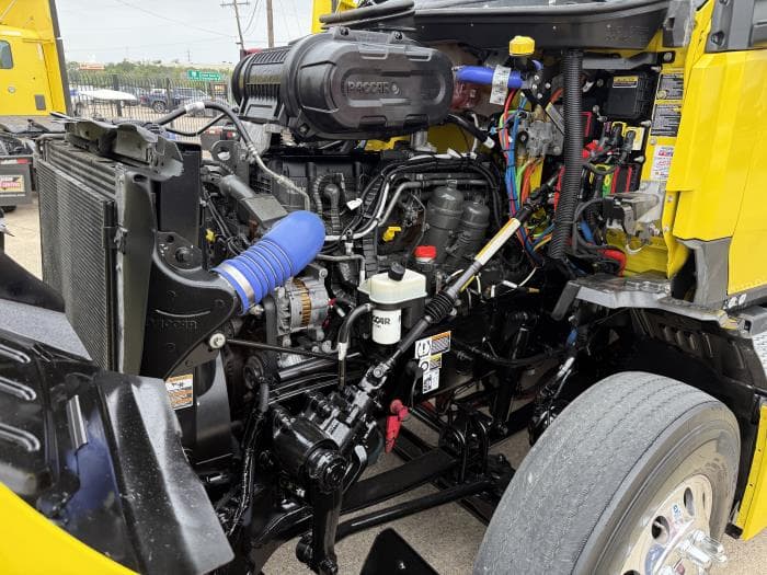 2023 Kenworth T680 — photo 18