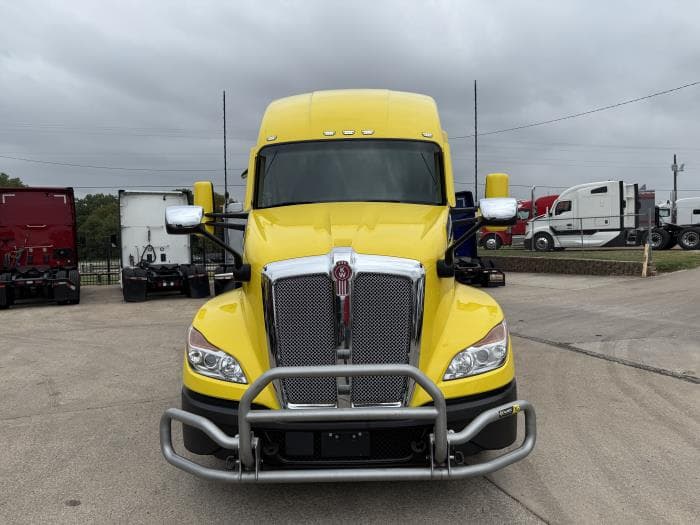 2023 Kenworth T680 — photo 24