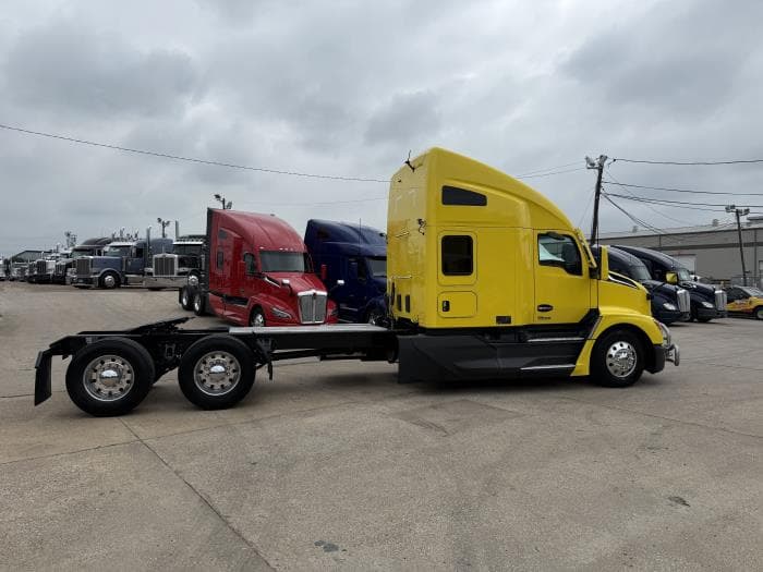 2023 Kenworth T680 — photo 32
