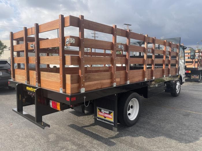 2025 Isuzu NPR — photo 6