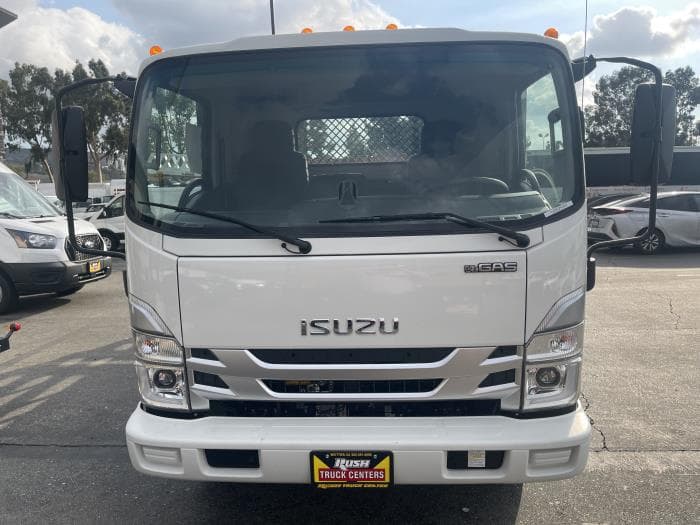 2025 Isuzu NPR — photo 8