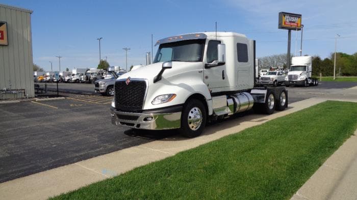 2026 International LT — photo 2