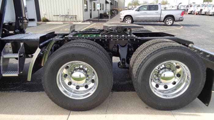 2026 International LT — photo 10