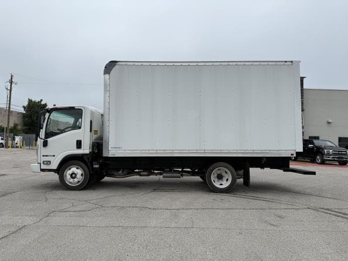 2025 Isuzu NQR — photo 2