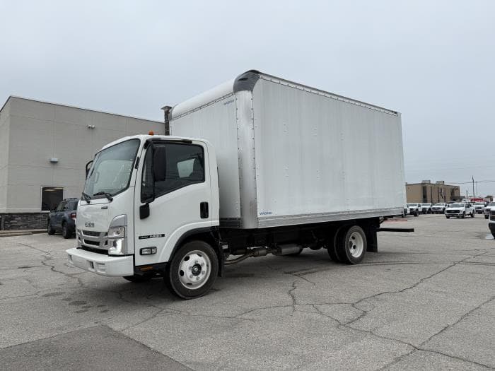 2025 Isuzu NQR — photo 3